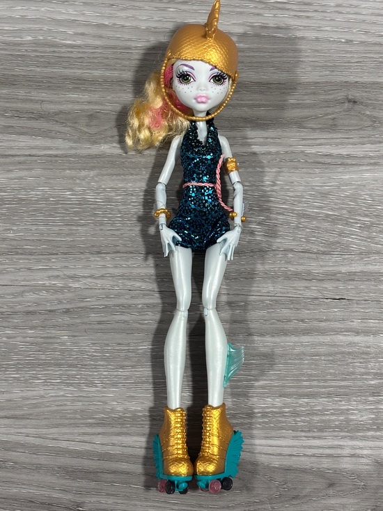 monster high Other - Lagoona Blue Wheel Love Monster High G1 Doll Rollerskates